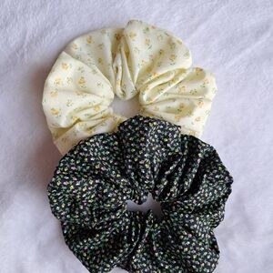 Jumbo Floral Scrunchie Set - Yellow and Black